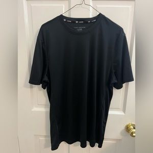 Mens Tek Gear DryTek shirt. 100% polyester. Size large. Black.
